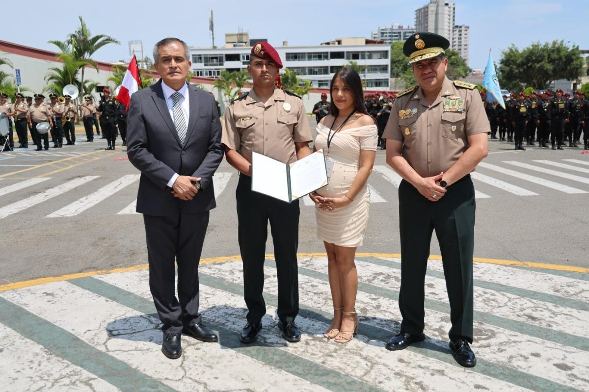 MININTER: Ascienden excepcionalmente a 3 policías por acción distinguida MININTER: Ascienden excepcionalmente a 3 policías por acción distinguida