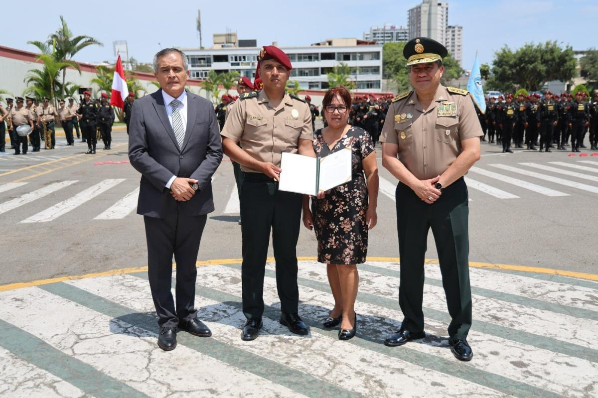 MININTER: Ascienden excepcionalmente a 3 policías por acción distinguida MININTER: Ascienden excepcionalmente a 3 policías por acción distinguida