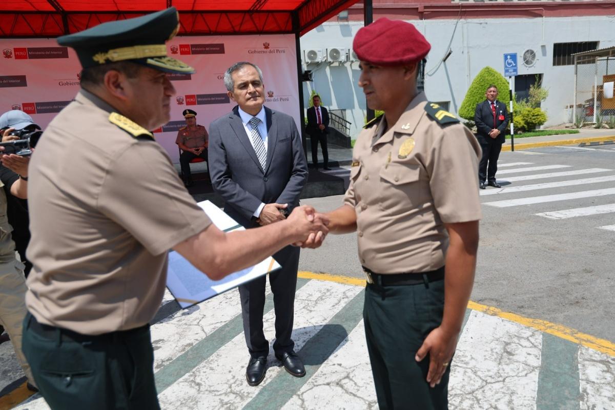 MININTER: Ascienden excepcionalmente a 3 policías por acción distinguida MININTER: Ascienden excepcionalmente a 3 policías por acción distinguida