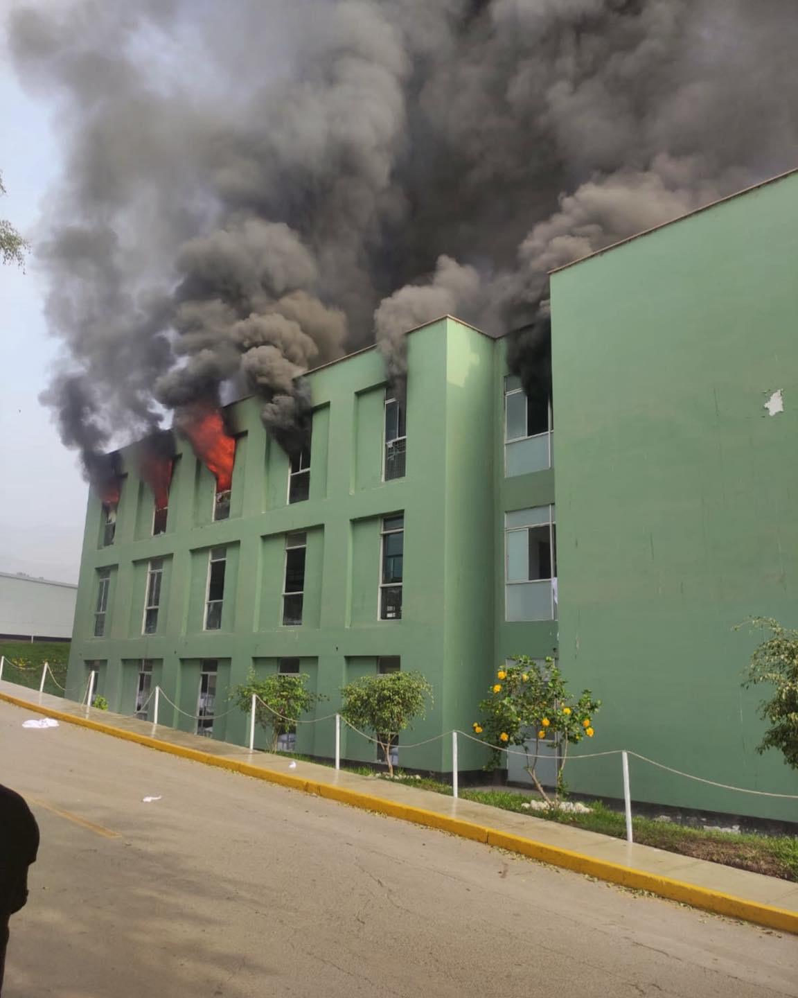 Reportan nuevo incendio en la Escuela PNP de Puente Piedra