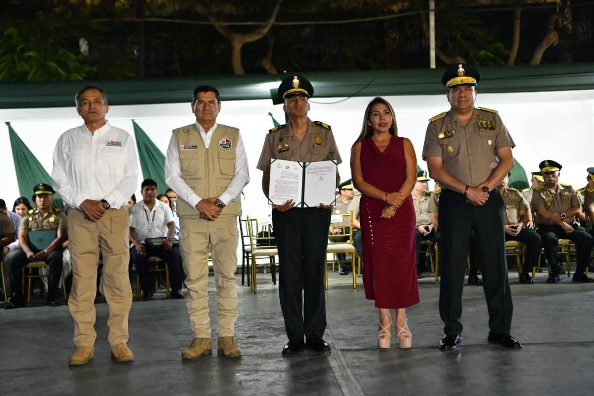 Ascienden por acción distinguida a 5 suboficiales de la PNP Ascienden por acción distinguida a 5 suboficiales de la PNP