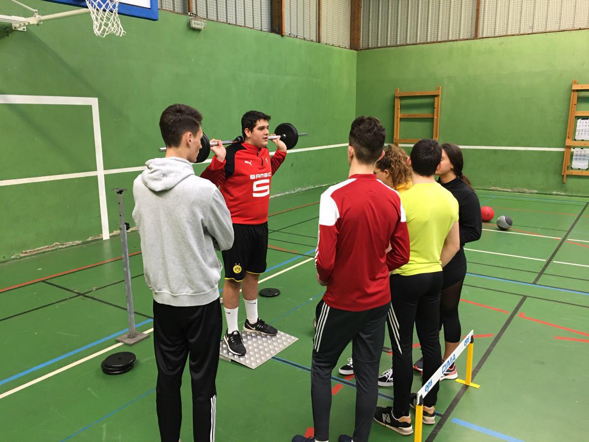 Philippe EVENNO, un prof d'EPS pas comme les autres ! (Rubrique Journal du Campus) Philippe EVENNO, un prof d'EPS pas comme les autres ! (Rubrique Journal du Campus)