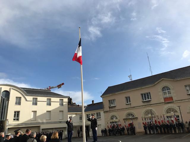 Des élèves présents à la cérémonie d'hommage aux gendarmes Des élèves présents à la cérémonie d'hommage aux gendarmes