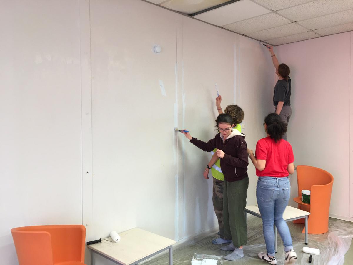 Les élèves du CVL passent à l'action pour la réfection du foyer Les élèves du CVL passent à l'action pour la réfection du foyer