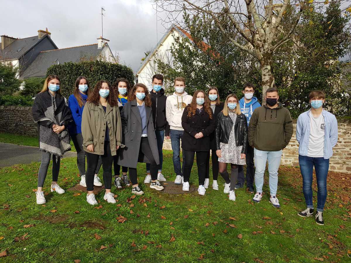« Un BDE mythique et sympa, un BDE Saint Paulien quoi ! » « Un BDE mythique et sympa, un BDE Saint Paulien quoi ! »