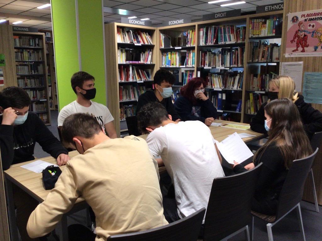 Les lycéens en bac STMG à la rencontre des secondes pour briser les tabous de leur formation Les lycéens en bac STMG à la rencontre des secondes pour briser les tabous de leur formation