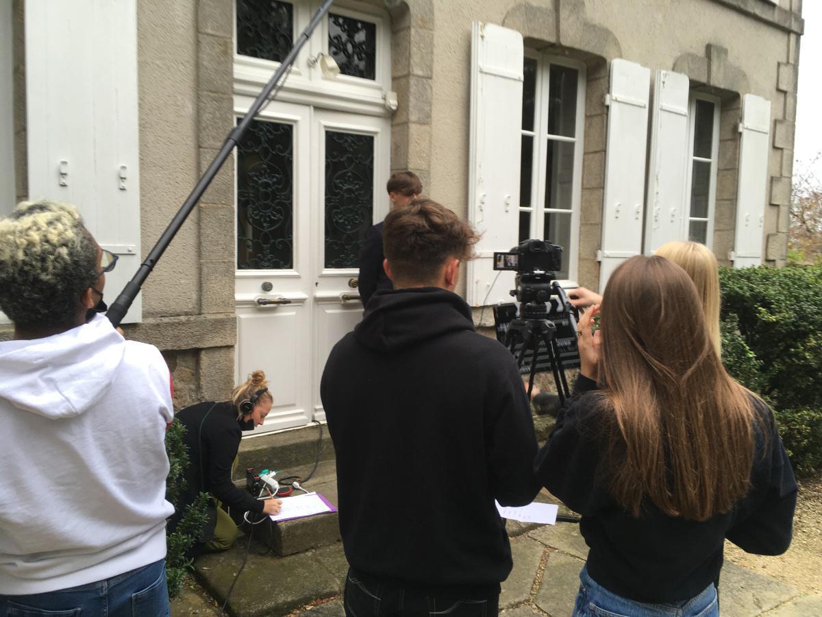 Moteur et... action ! : huit équipes de terminales en spécialité cinéma et audiovisuel en tournage  Moteur et... action ! : huit équipes de terminales en spécialité cinéma et audiovisuel en tournage