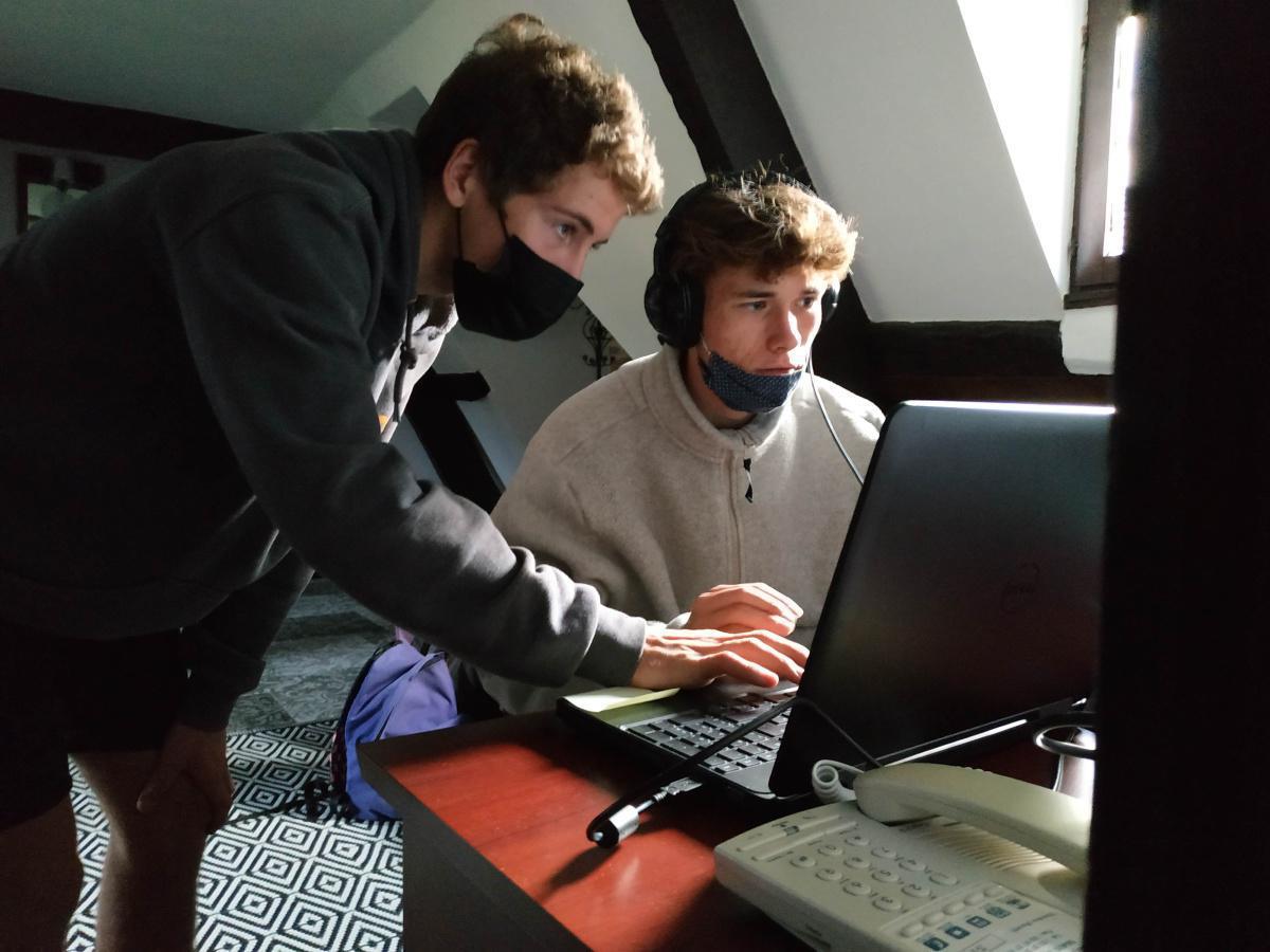 Moteur et... action ! : huit équipes de terminales en spécialité cinéma et audiovisuel en tournage  Moteur et... action ! : huit équipes de terminales en spécialité cinéma et audiovisuel en tournage