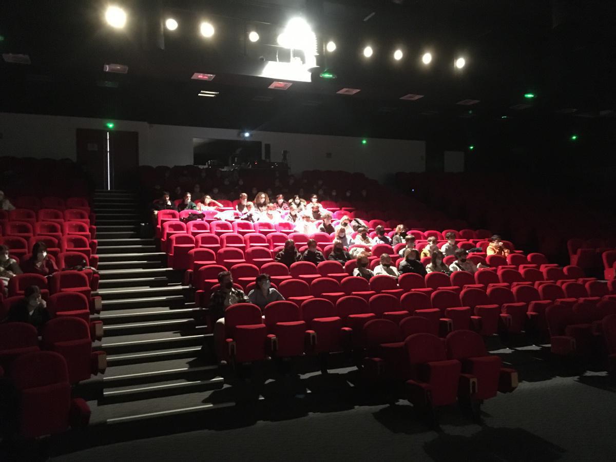 Plus d'une trentaine de personnes au rendez-vous de la projection du Mois du Doc ! Plus d'une trentaine de personnes au rendez-vous de la projection du Mois du Doc !