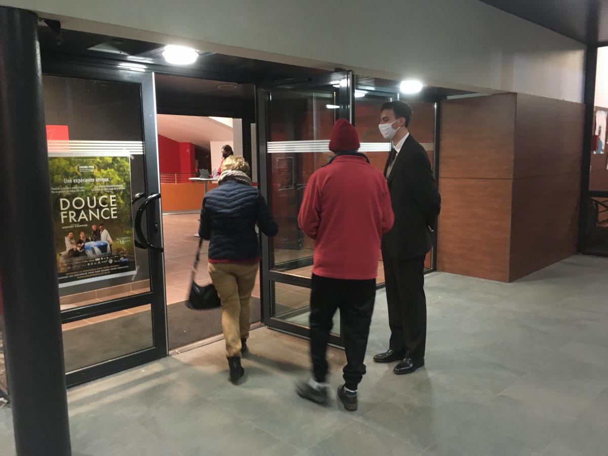 Plus d'une trentaine de personnes au rendez-vous de la projection du Mois du Doc ! Plus d'une trentaine de personnes au rendez-vous de la projection du Mois du Doc !