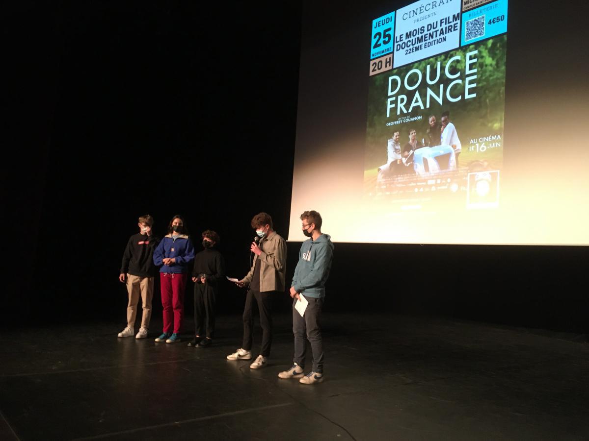 Plus d'une trentaine de personnes au rendez-vous de la projection du Mois du Doc ! Plus d'une trentaine de personnes au rendez-vous de la projection du Mois du Doc !