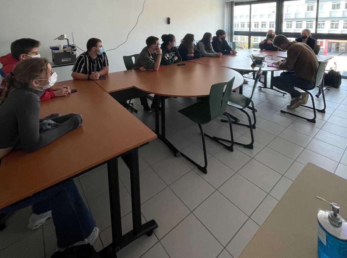 À la découverte du Conseil de la vie lycéenne 2021-2022... À la découverte du Conseil de la vie lycéenne 2021-2022...