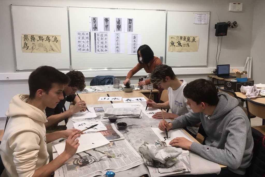 [PROJETS PROFS] Une séance de calligraphie chinoise qui a conquis son public !