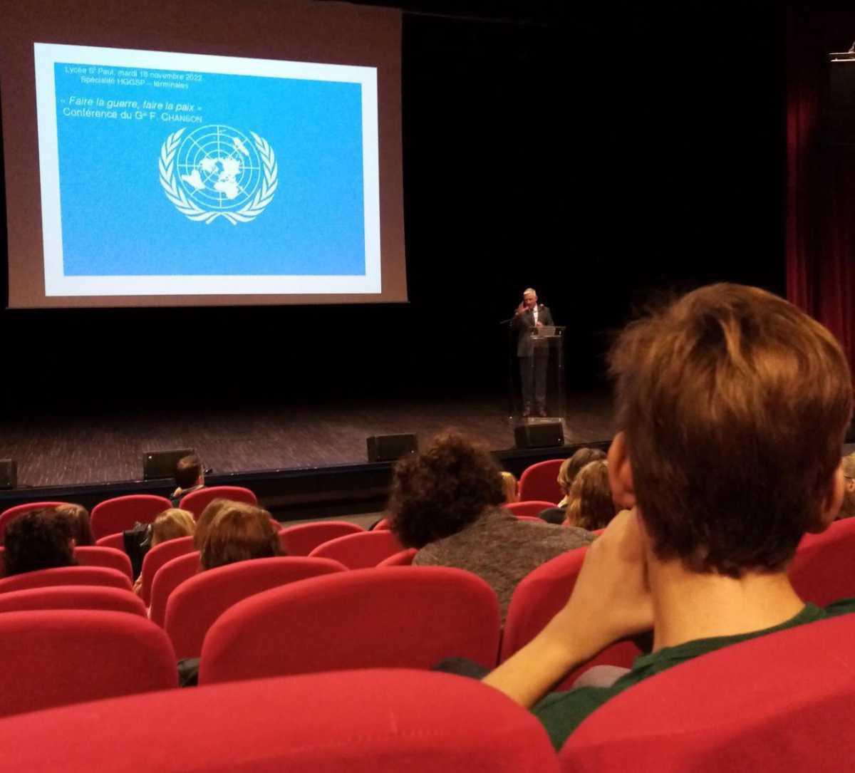 [CONFÉRENCE] Un général auprès des élèves de spé HGGSP pour parler guerre et paix