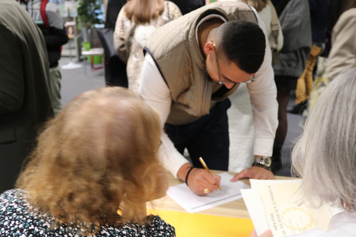 [REMISE DES DIPLOMES] Les lauréats de la promotion 2024 sont venus récupérer leur diplôme