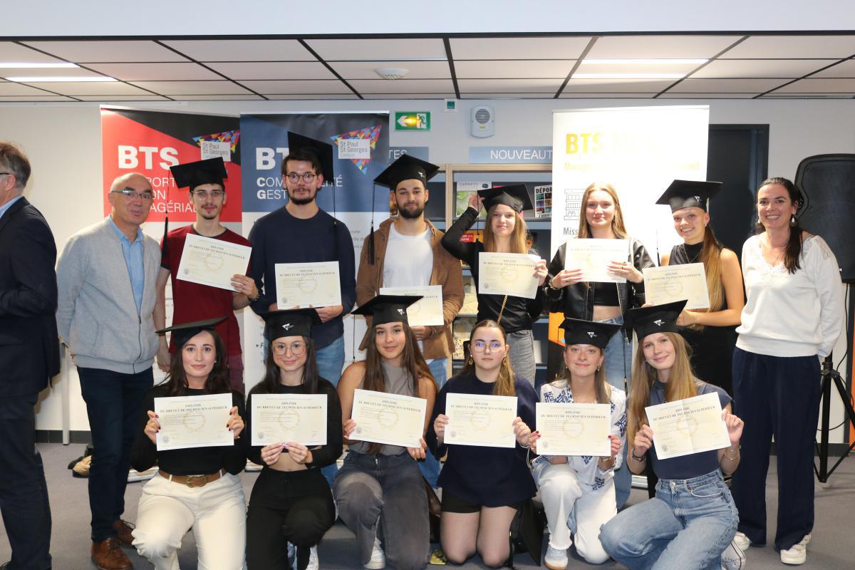 [REMISE DES DIPLOMES] Les lauréats de la promotion 2024 sont venus récupérer leur diplôme