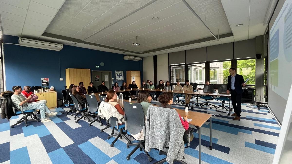 [ST-GEORGES] Les élèves de TMDA en visite à l’URSSAF d’Auray