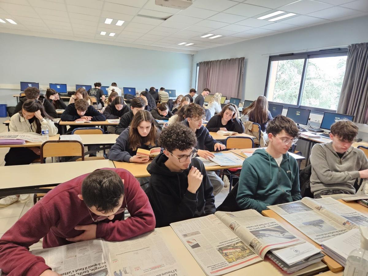 [BTS MCO | 1/4h de lecture national] Les étudiants de 2ème année font une pause "lecture"