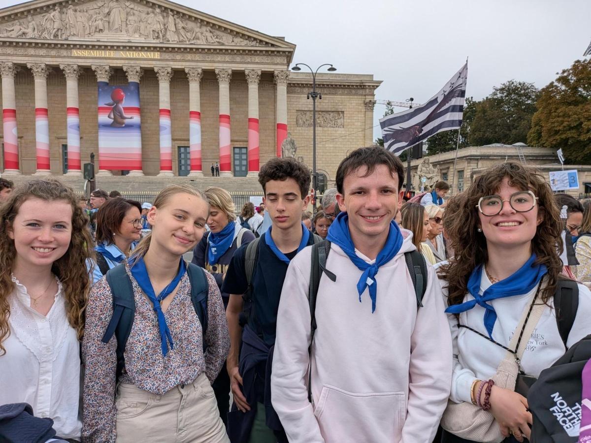 Nos élèves à Paris pour la venue du Pape 