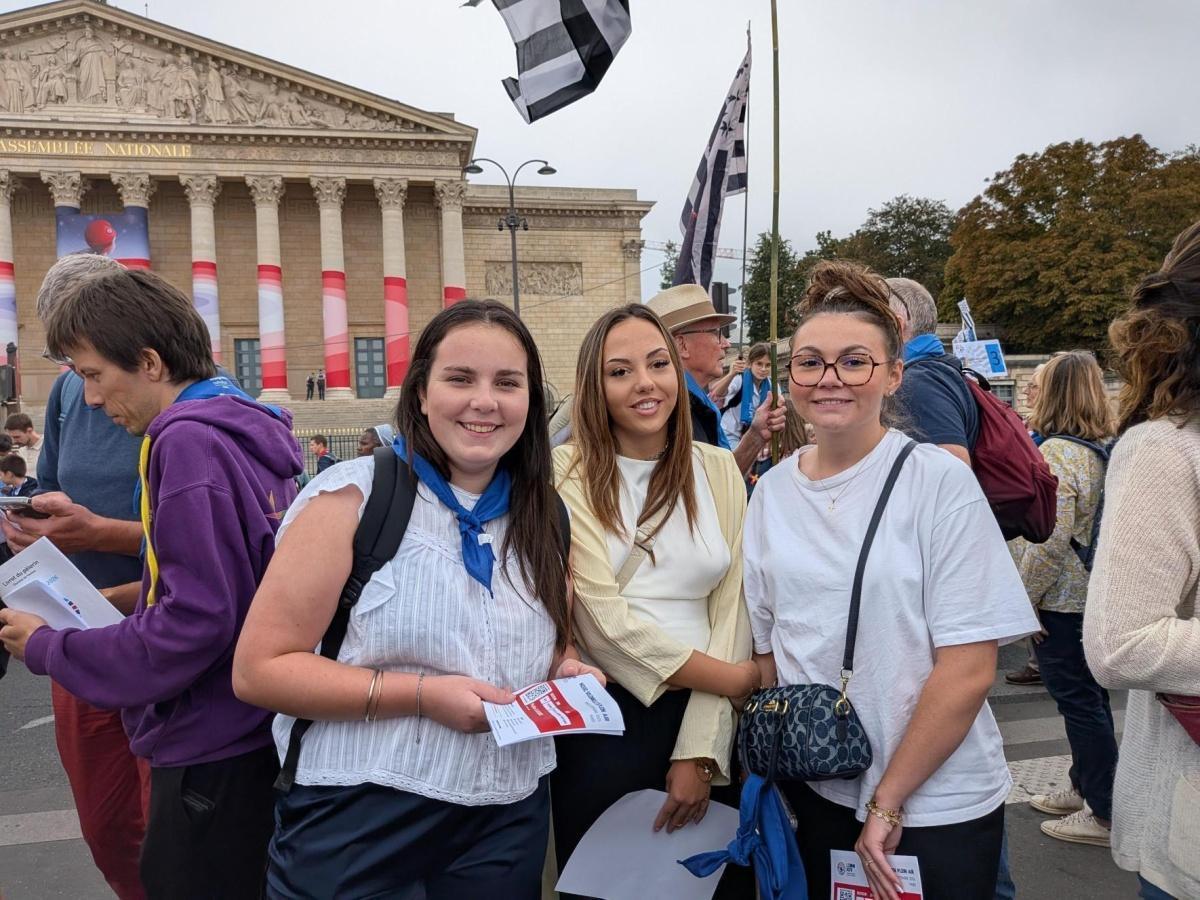 Nos élèves à Paris pour la venue du Pape 