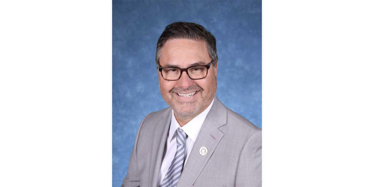 Mr. Thomas A. Kocian Esq. '82 Mr. Thomas A. Kocian Esq. '82