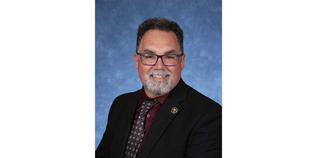 Mr. Robert Tierney '97 Mr. Robert Tierney '97