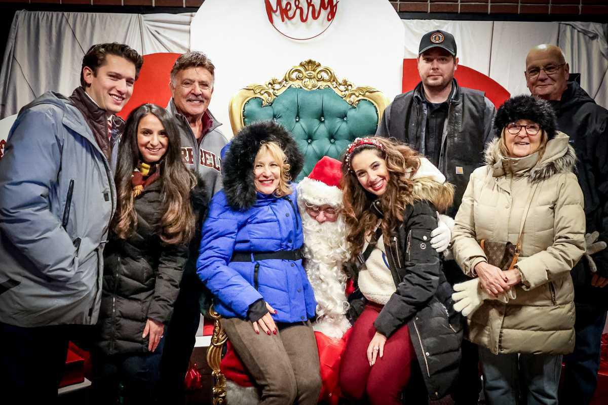 Farrell Ready To Deck The Halls Farrell Ready To Deck The Halls