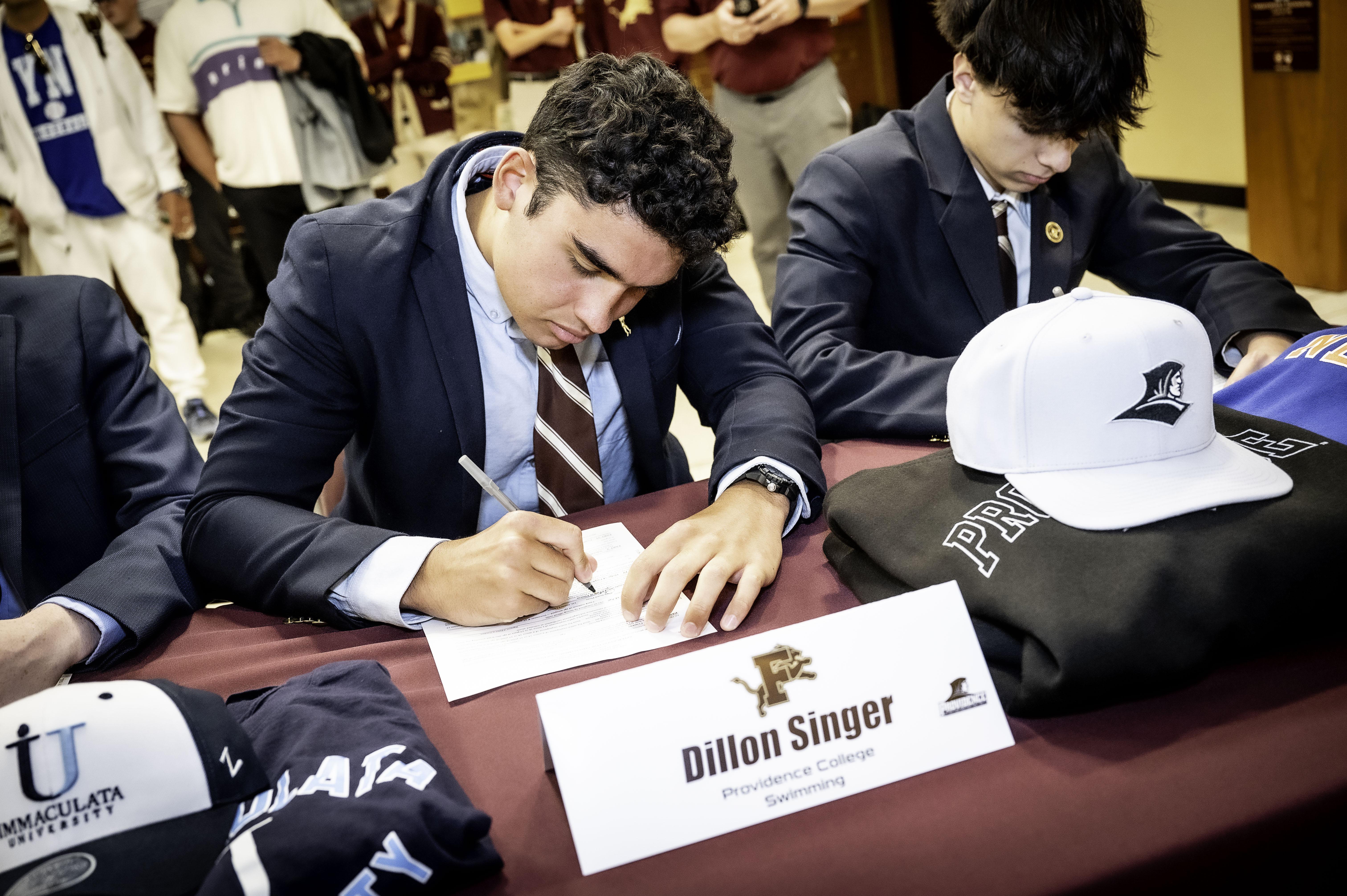 MF_SR SIGNING-WEB-919