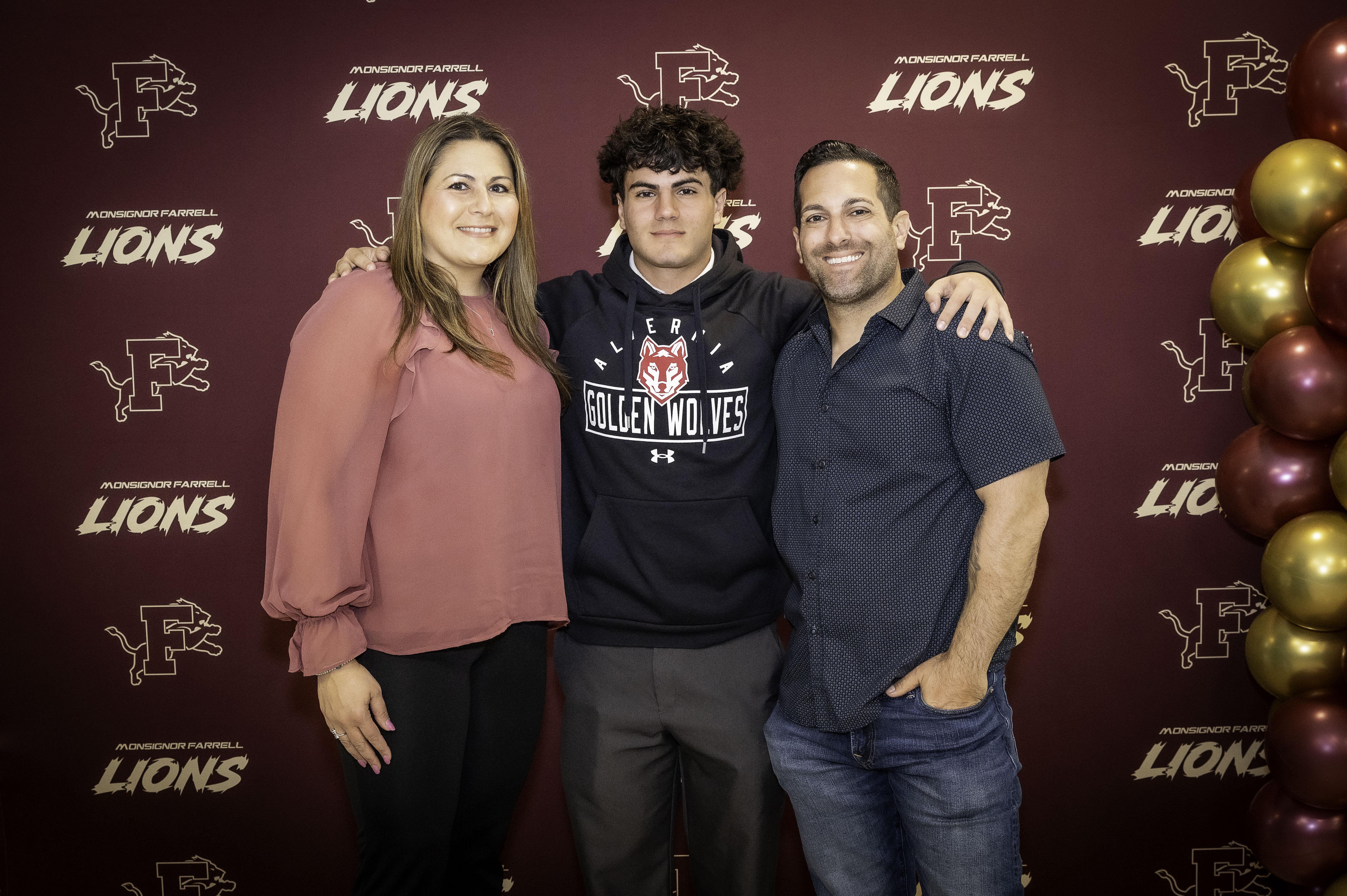 MF_SR SIGNING-WEB-926