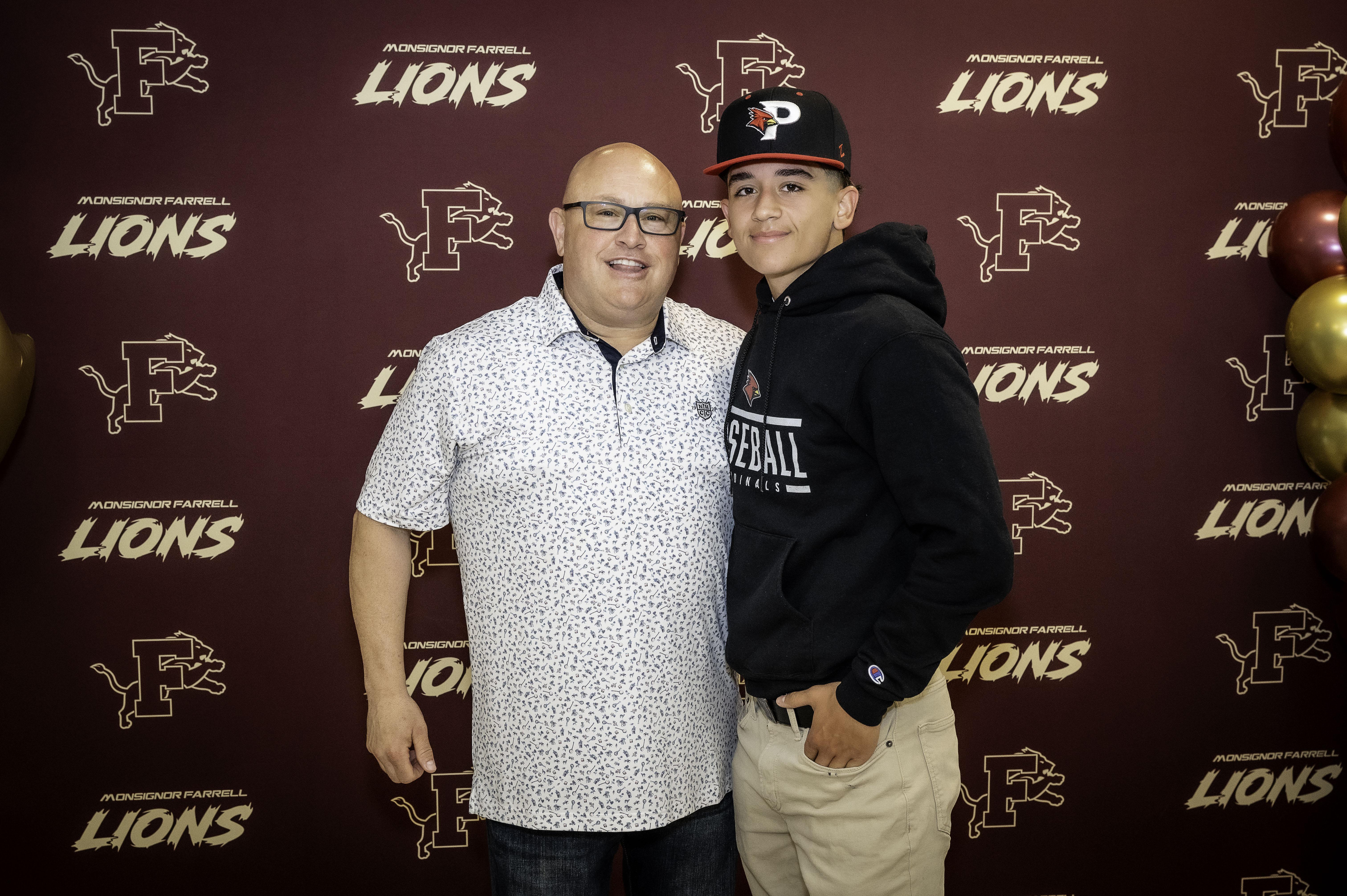 MF_SR SIGNING-WEB-942