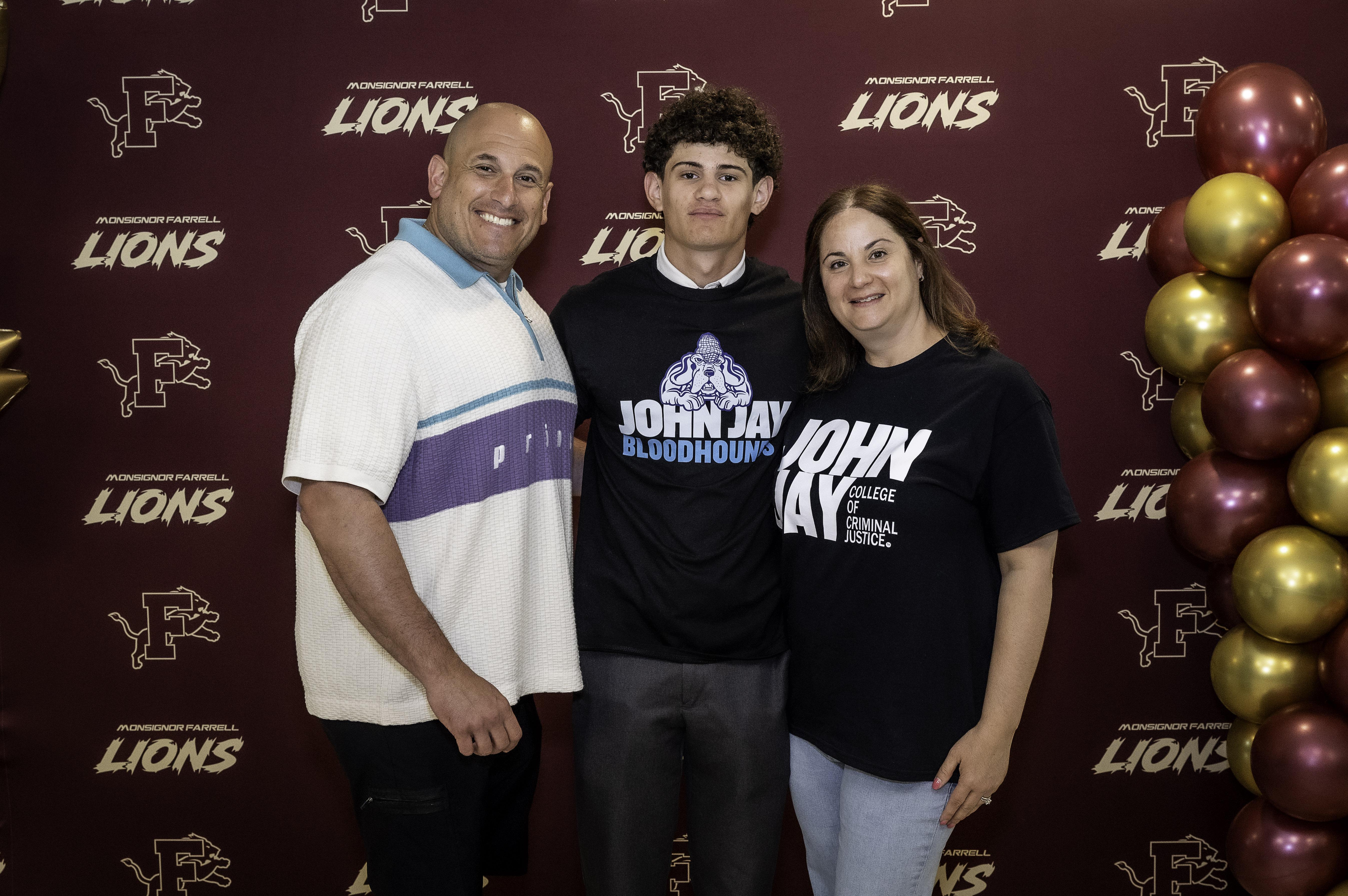 MF_SR SIGNING-WEB-944
