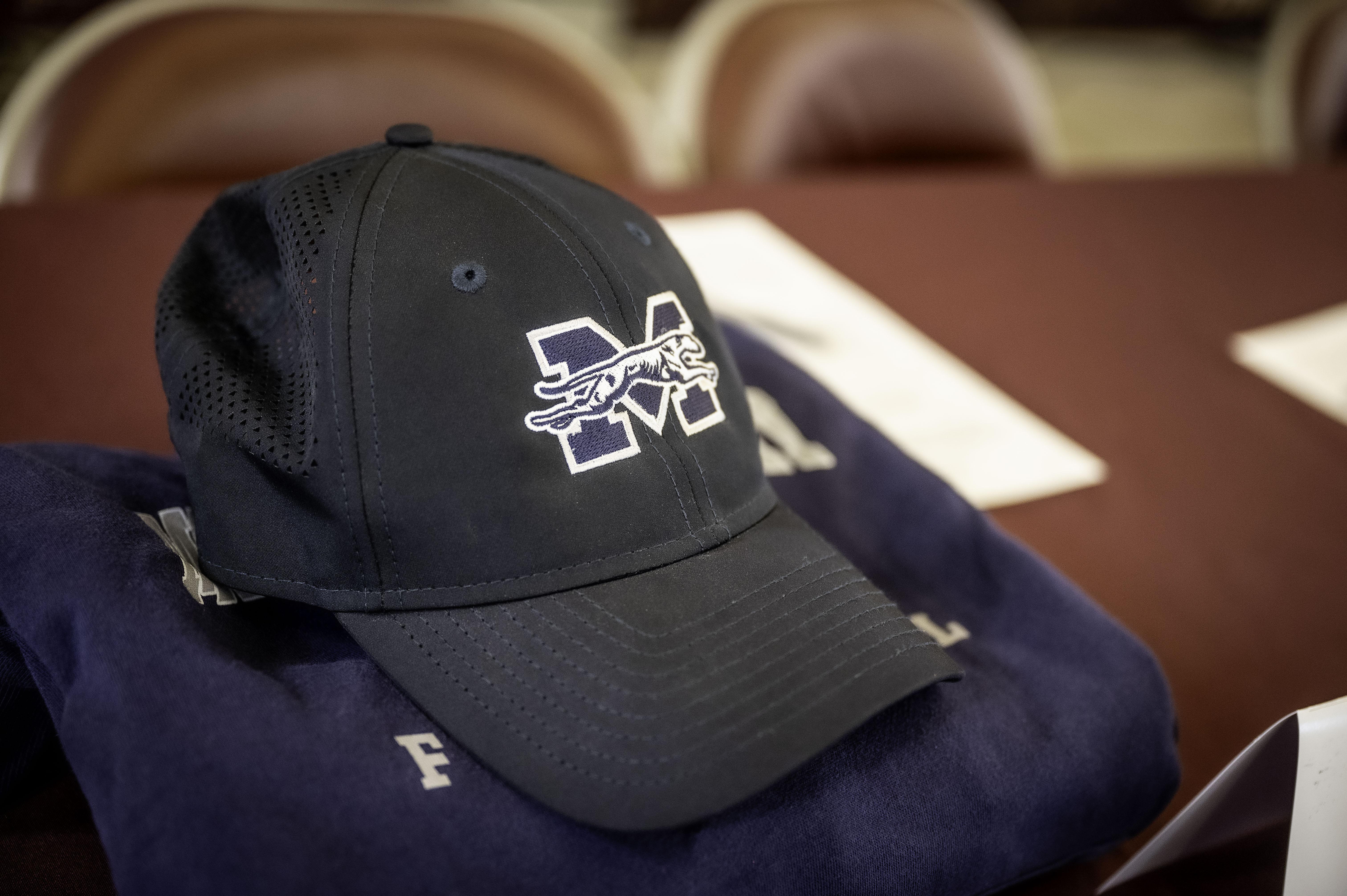 MF_SR SIGNING-WEB-962