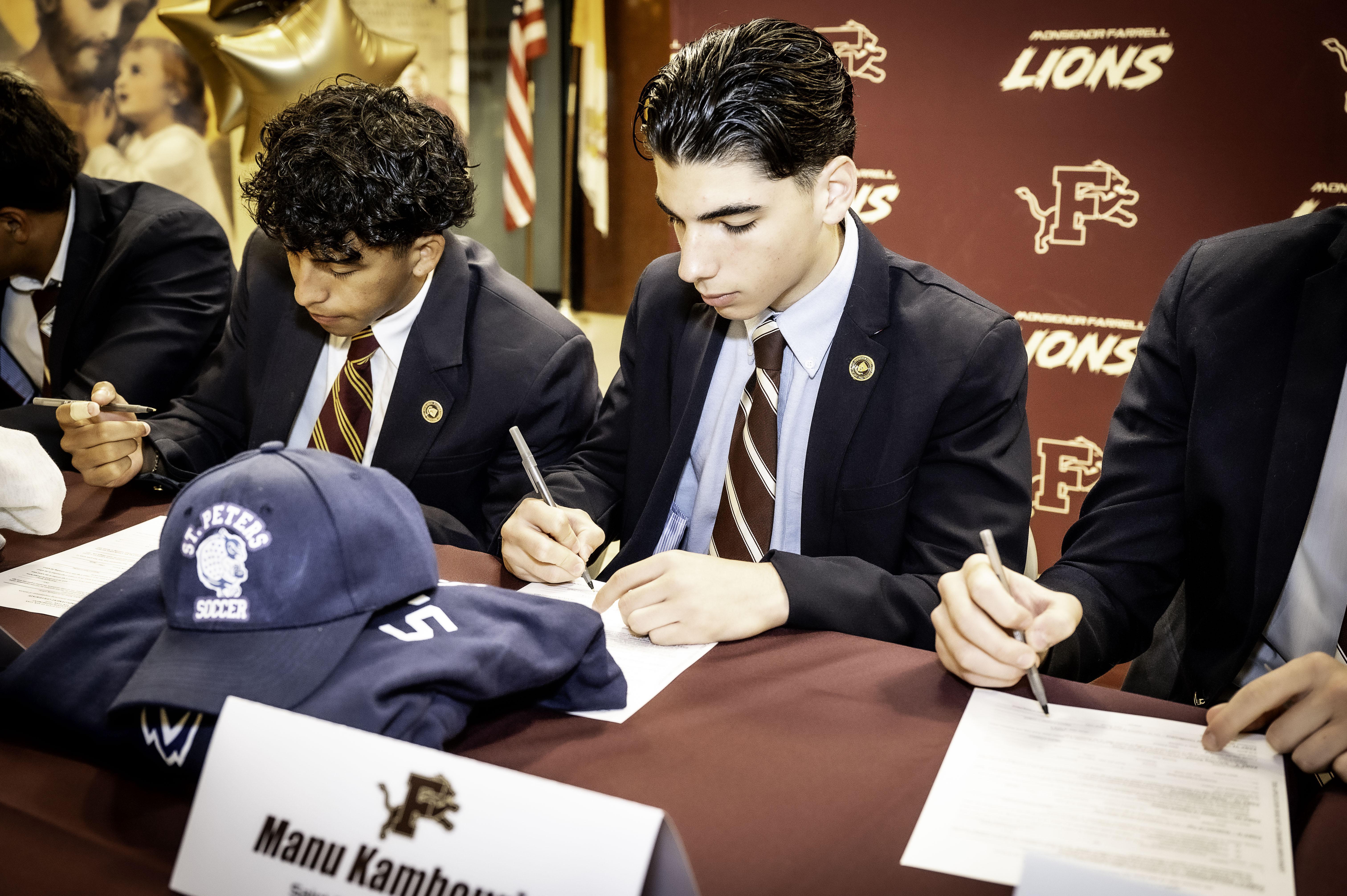 MF_SR SIGNING-WEB-965
