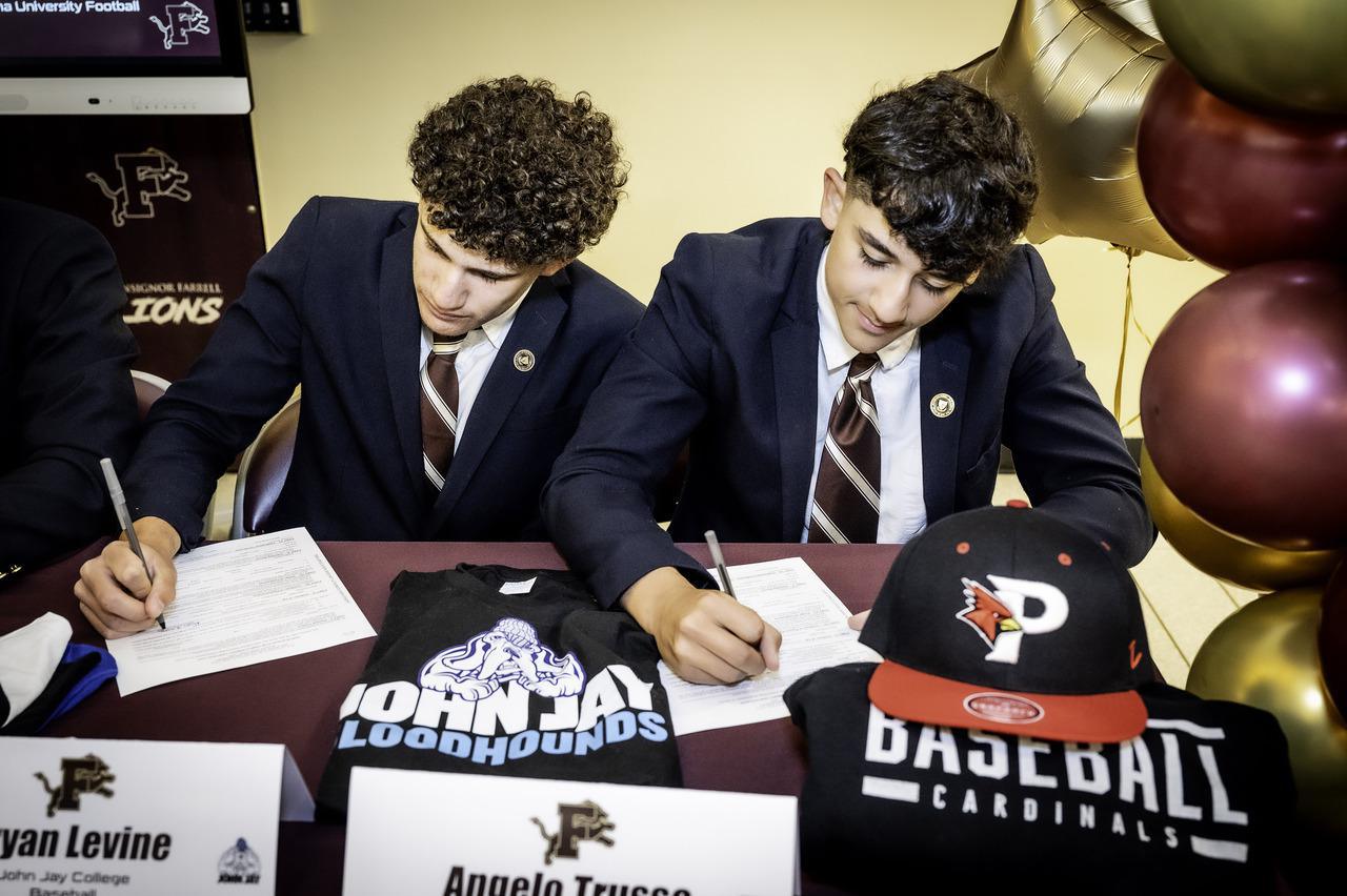MF_SR SIGNING-WEB-966