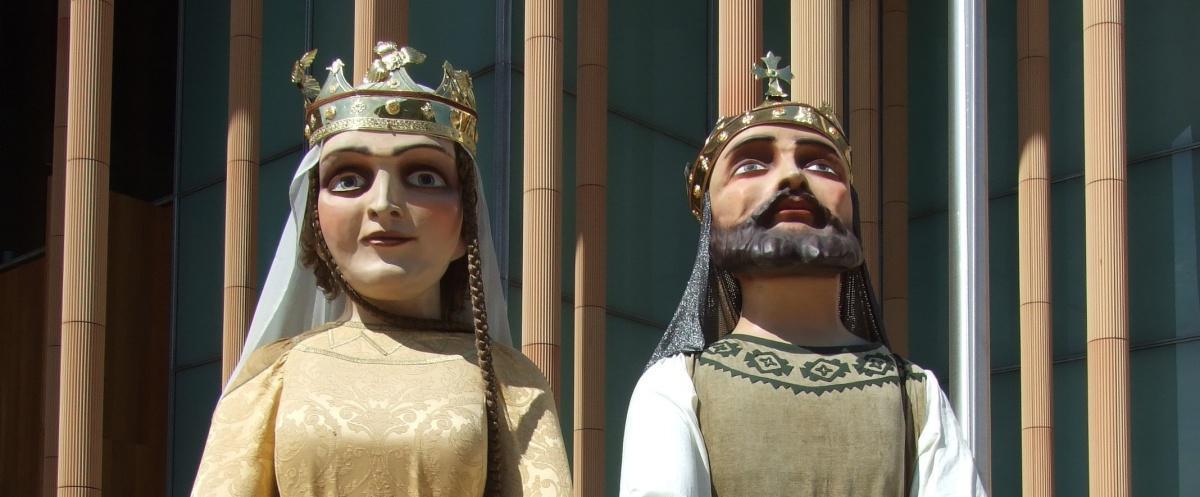 Gigantes y cabezudos Gigantes y cabezudos