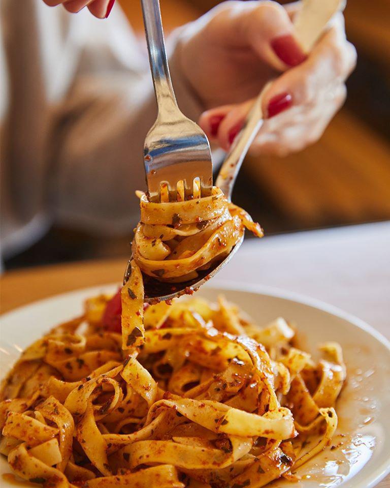 Muerde la Pasta (La Torre Outlet)