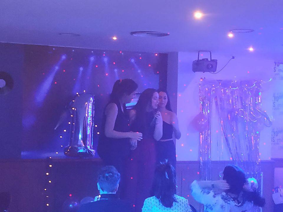 Karaoke Pub Family