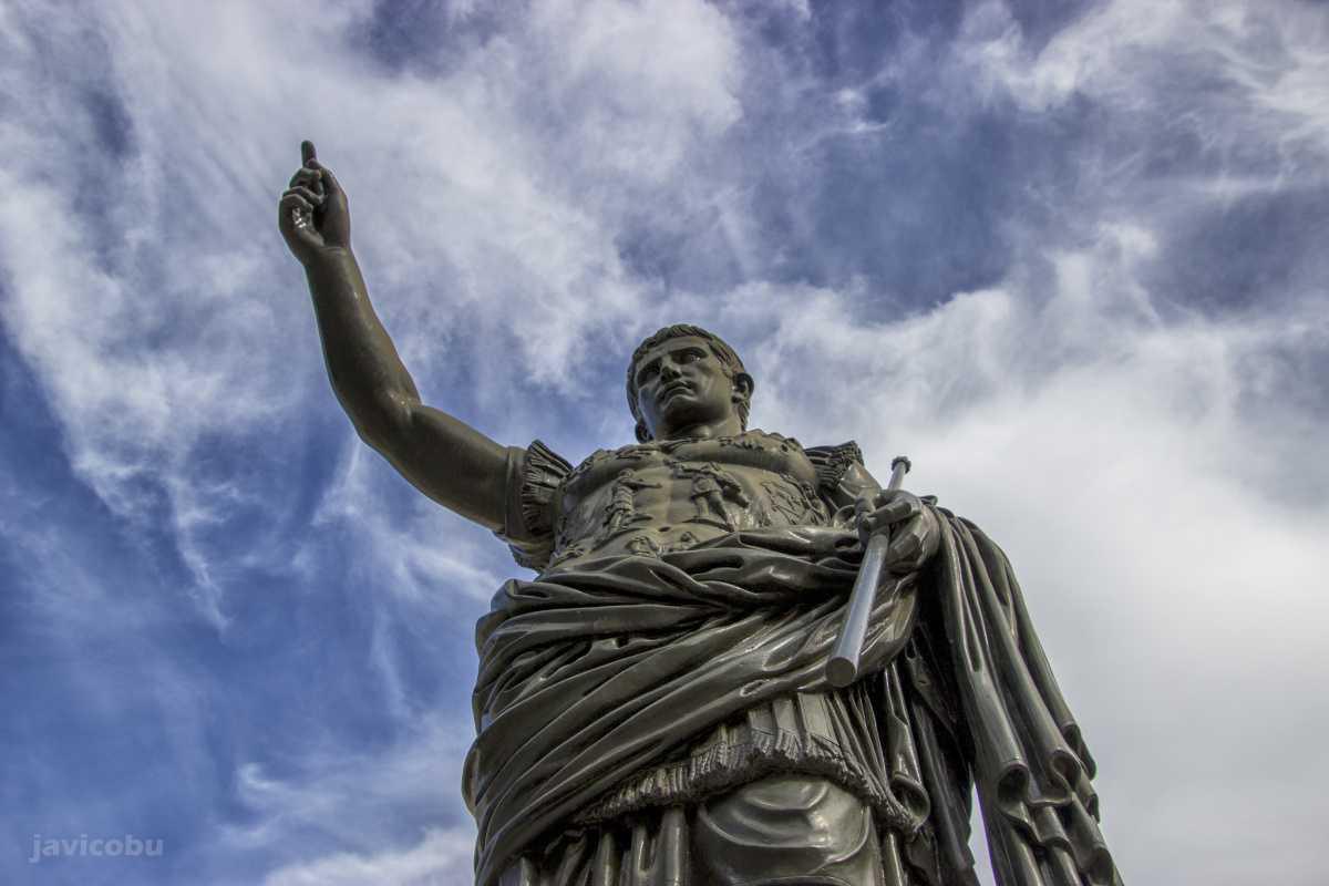 César Augusto César Augusto