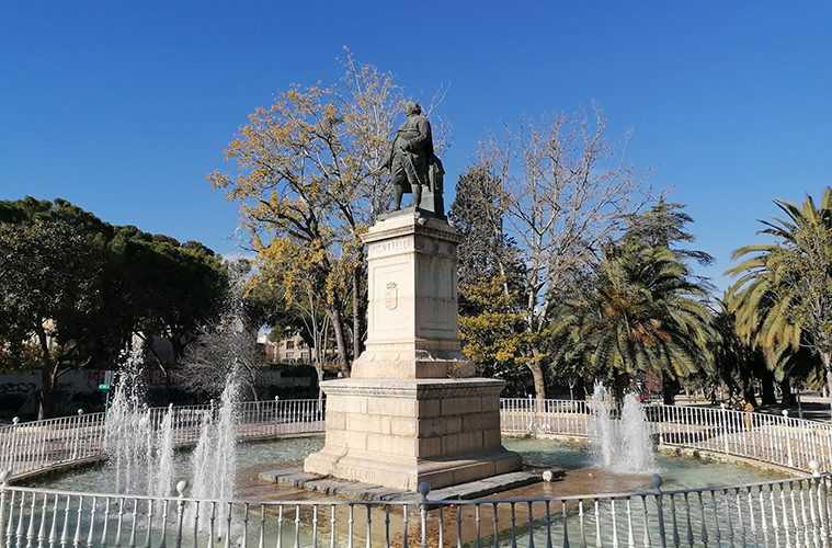 Monumento a Pignatelli