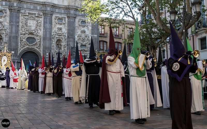 La Semana Santa La Semana Santa