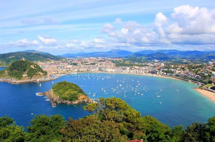 Circuito por el País Vasco con visitas - un recorrido entre tradición, gastronomía y paisajes increíbles