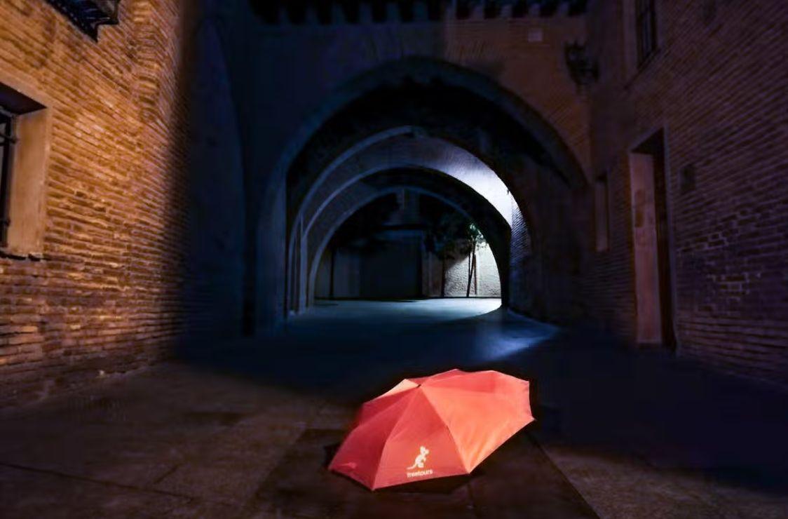 Free tour teatralizado - Descubre los secretos más oscuros de la ciudad Free tour teatralizado - Descubre los secretos más oscuros de la ciudad