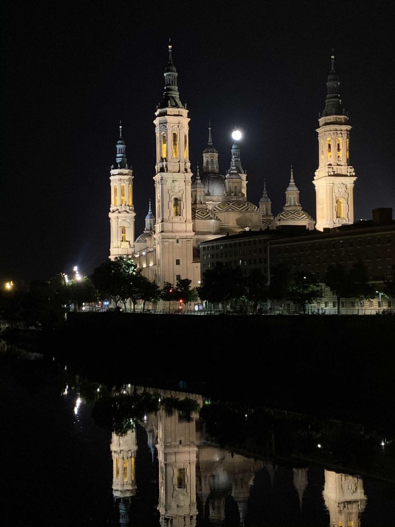 La superluna y el Pilar (25/05/2021)