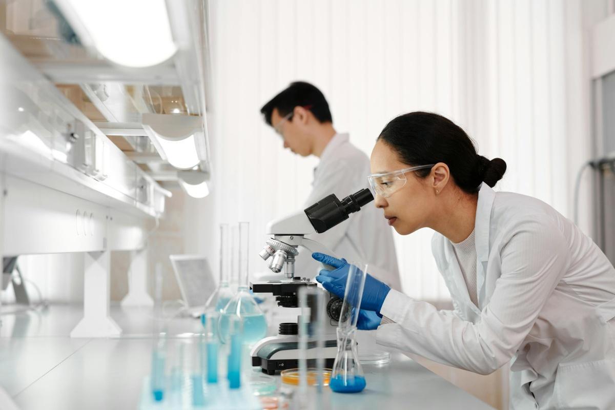 Comment les laboratoires font fortune avec les traitements anti-cancers