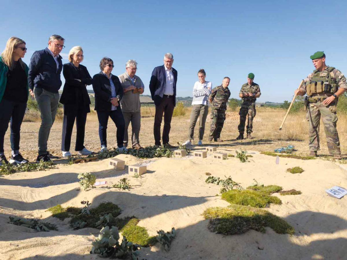 Déplacement de la commission de la Défense Nationale et des forces armées au sein de la 13e me DBLE a La Cavalerie. Déplacement de la commission de la Défense Nationale et des forces armées au sein de la 13e me DBLE a La Cavalerie.