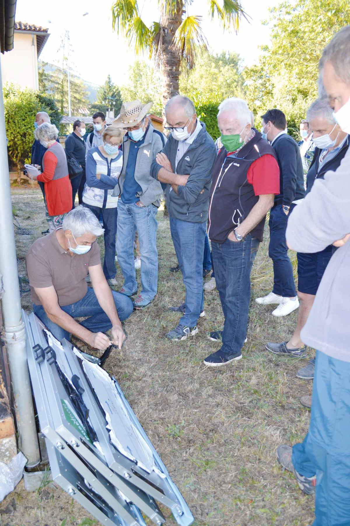 Lutte contre les inondations : mise en place de batardeaux Impasse de la Sorgues