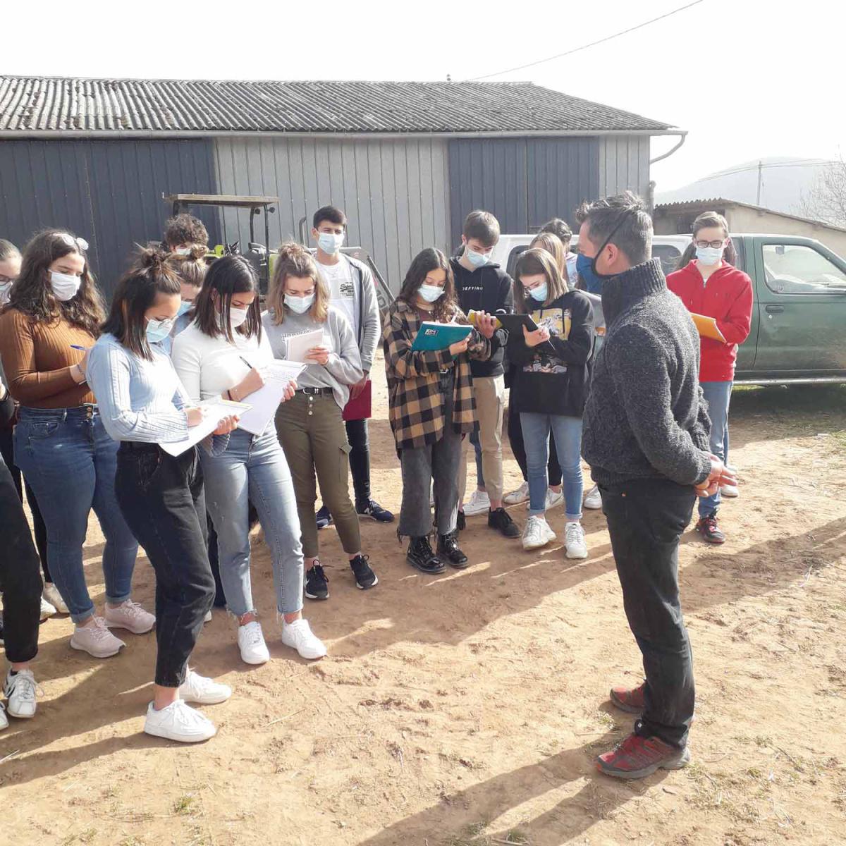Lycée St-Gabriel : visite de la ferme d'Ambias