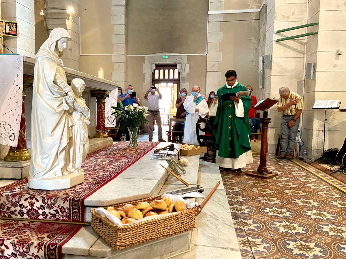 Fête de la Ste Anne à Millau, Ste Patronne des gantiers et mégissiers Fête de la Ste Anne à Millau, Ste Patronne des gantiers et mégissiers