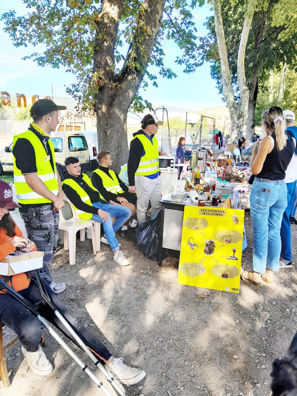 Vabres l'Abbaye : Grand succès du vide-greniers du 24 septembre organisé par les élèves de la MFR Valrance Vabres l'Abbaye : Grand succès du vide-greniers du 24 septembre organisé par les élèves de la MFR Valrance