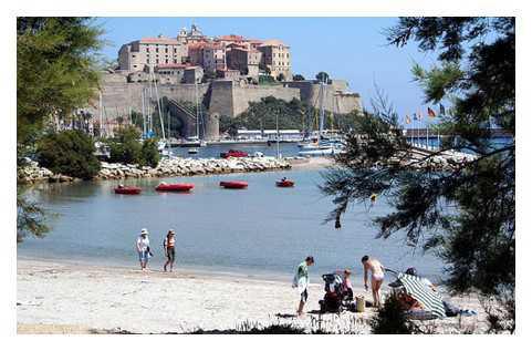 Calvi, 6 chalets, 14 maori Calvi, 6 chalets, 14 maori